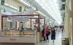 Jak stworzyć przyciągające klientów stoisko handlowe?