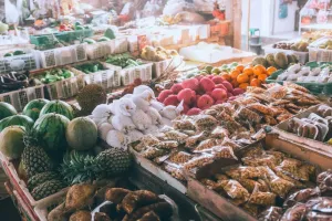 Giełda owoców i warzyw – dlaczego warto kupować bezpośrednio od producentów?