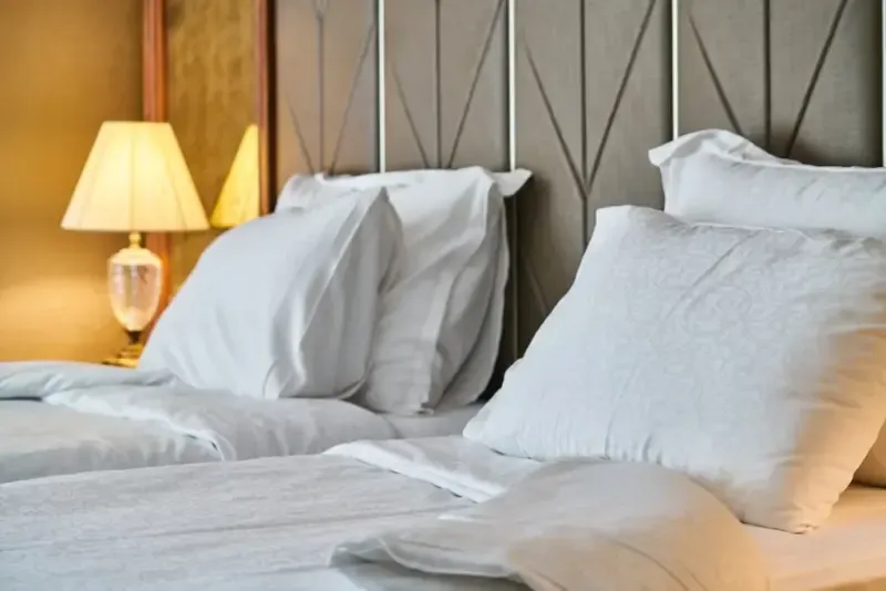 Pościel welwetowa a hotelowa – różnice